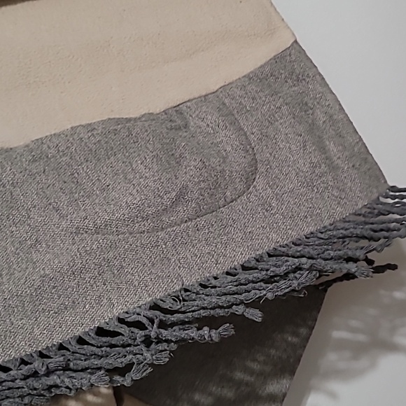 BB Dakota size large grey and beige fringe jacket - Picture 3 of 6